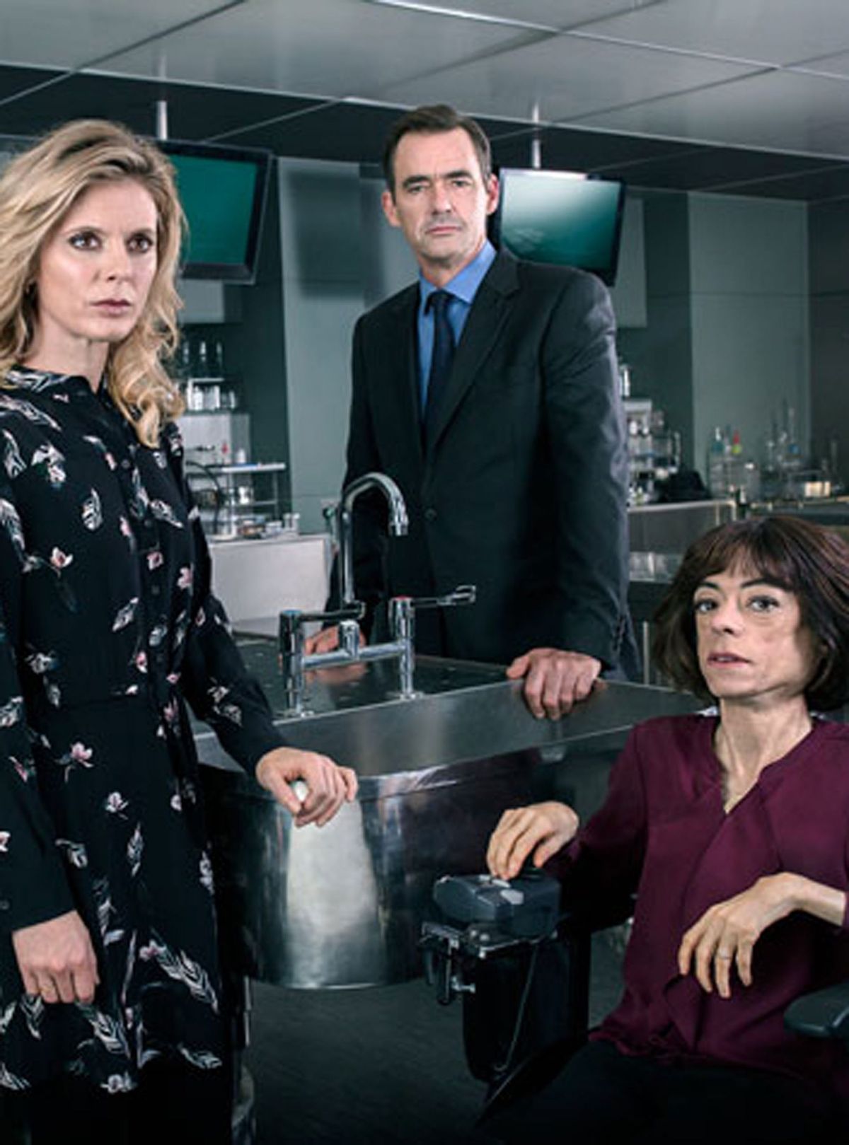 Silent Witness Star Liz Carr Attacked Stabbed In The Head In Shock