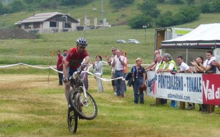 Stephane Tempier on his way to winning the elite men's race.