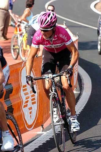 Oscar Sevilla (T-Mobile) sits on Horrach's wheel.