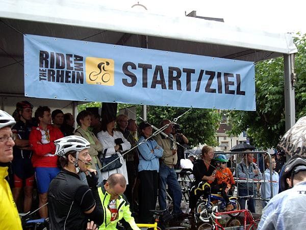 Ride am Rhein startline in Dusseldorf