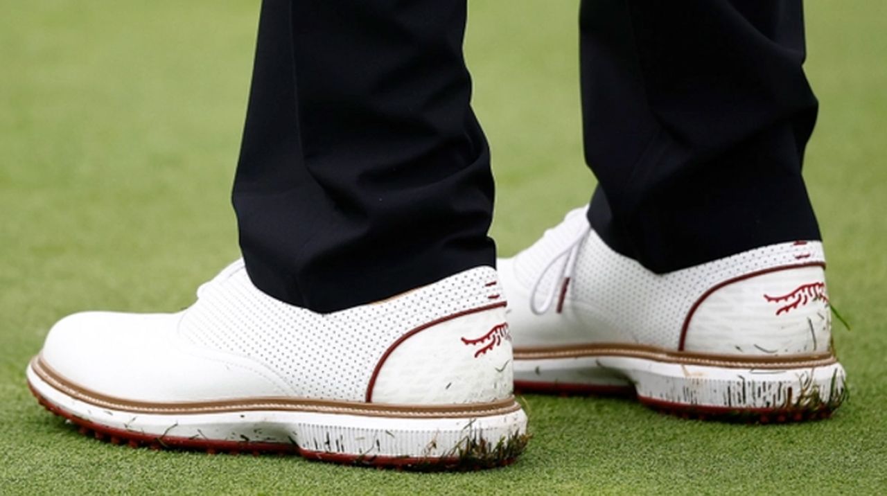 How You Can Buy Tiger Woods&#039; New Sun Day Red Golf Shoes