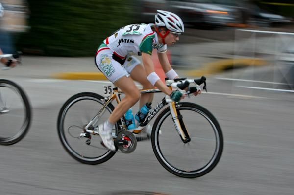 Janel Holcomb (Colavita-Forno d'Asolo) movies into position to set things up for the sprint