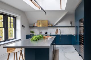 Kitchen in blue