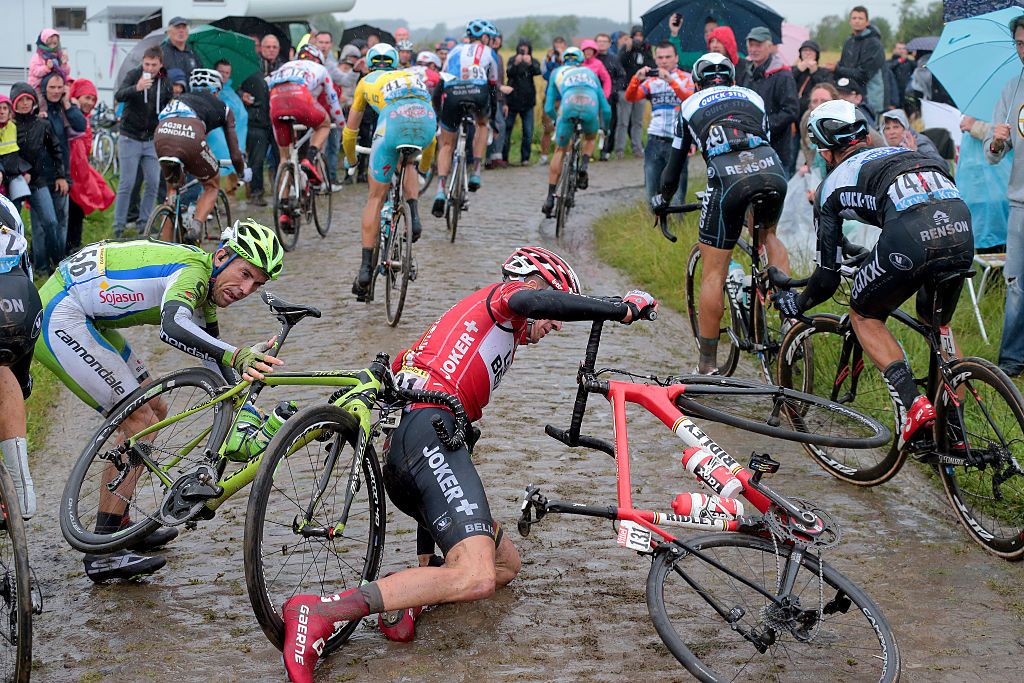 Cycling: 101th Tour de France / Stage 5
VAN DEN BROECK Jurgen (BEL) Crash Chute Val / MARCATO Marco (ITA)/ NIBALI Vincenzo (ITA) Yellow Leader Jersey /
Ypres - Arenberg Porte du Hainaut (152,5Km)/
Ronde van Frankrijk TDF Etape Rit pool fm(c) Tim De Waele
