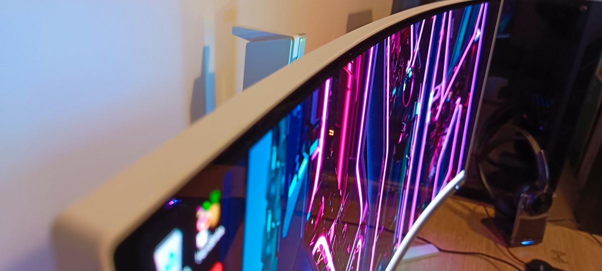 Philips Evnia 34M2C8600 review: curved OLED gaming monitor is Evnia's ...