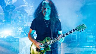 A photo of Alex Skolnick performing in concert