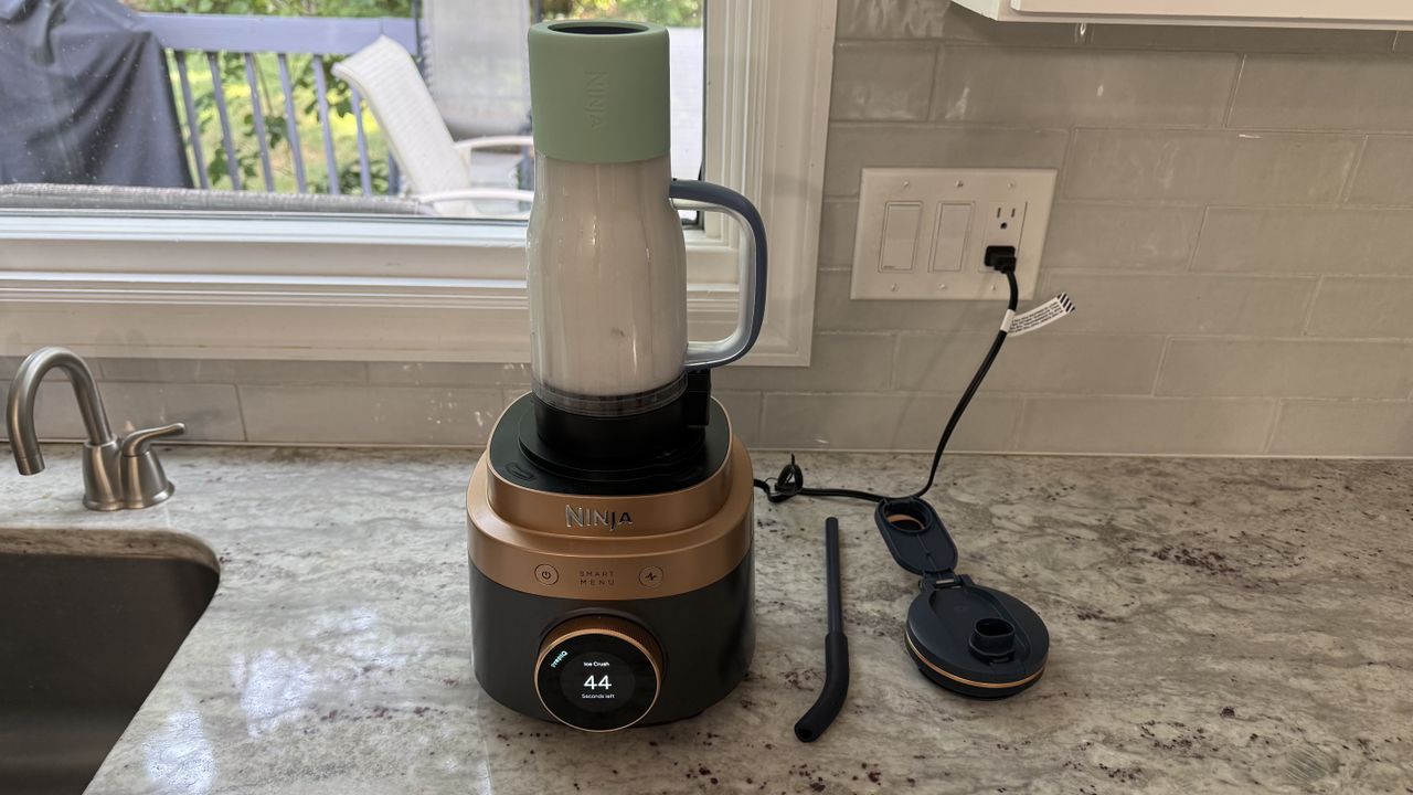 Ninja CrushBOSS making slushie