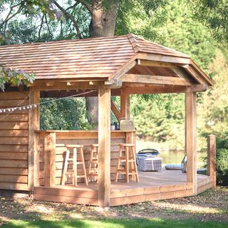 oak garden bar with seating area