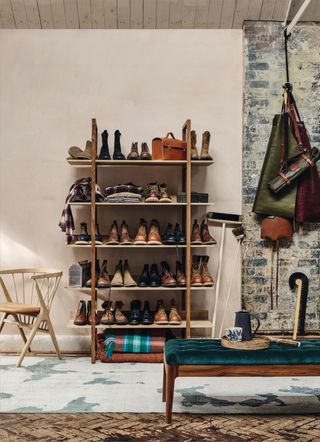 An open storage unit for shoes