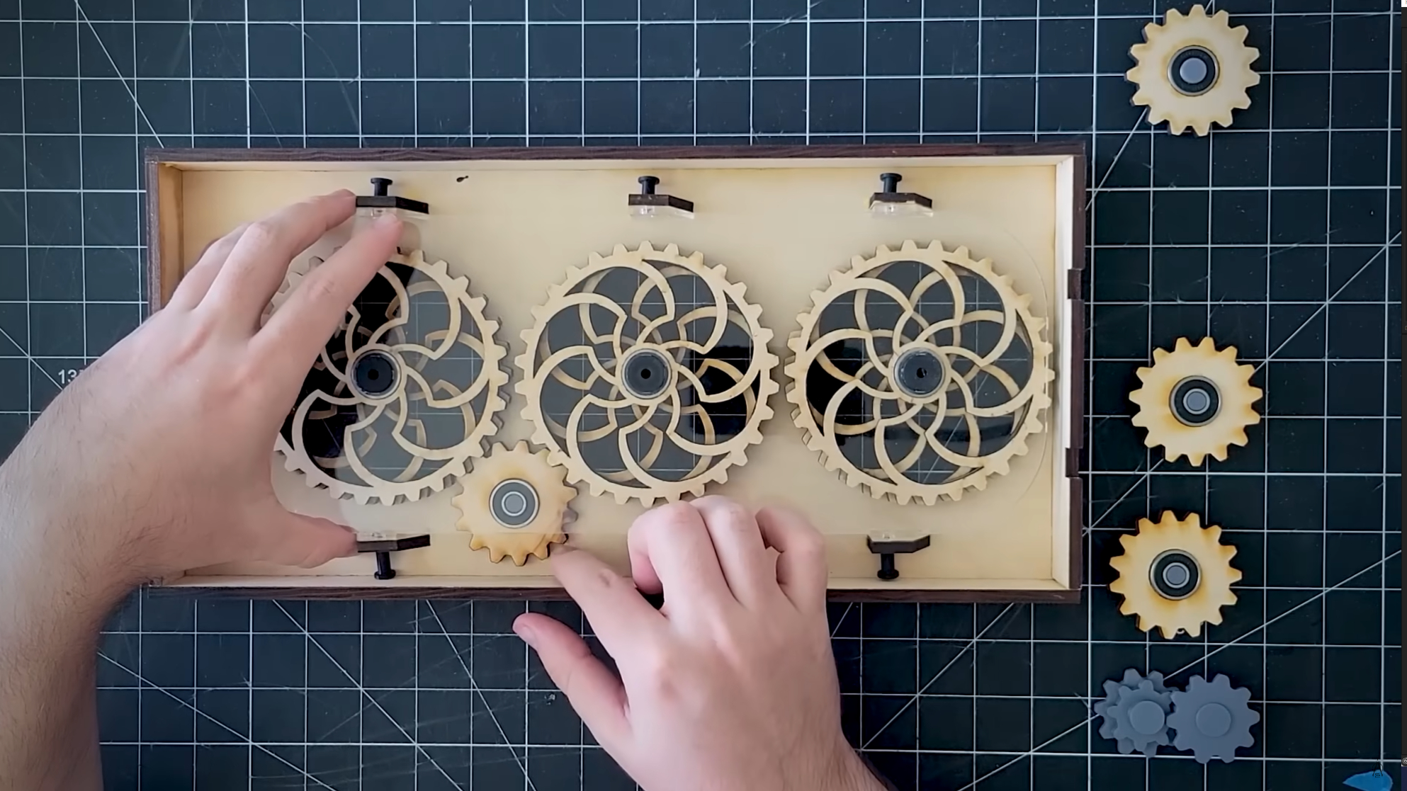 Modder creates an awesome modular kinetic PC case — 3D-printed