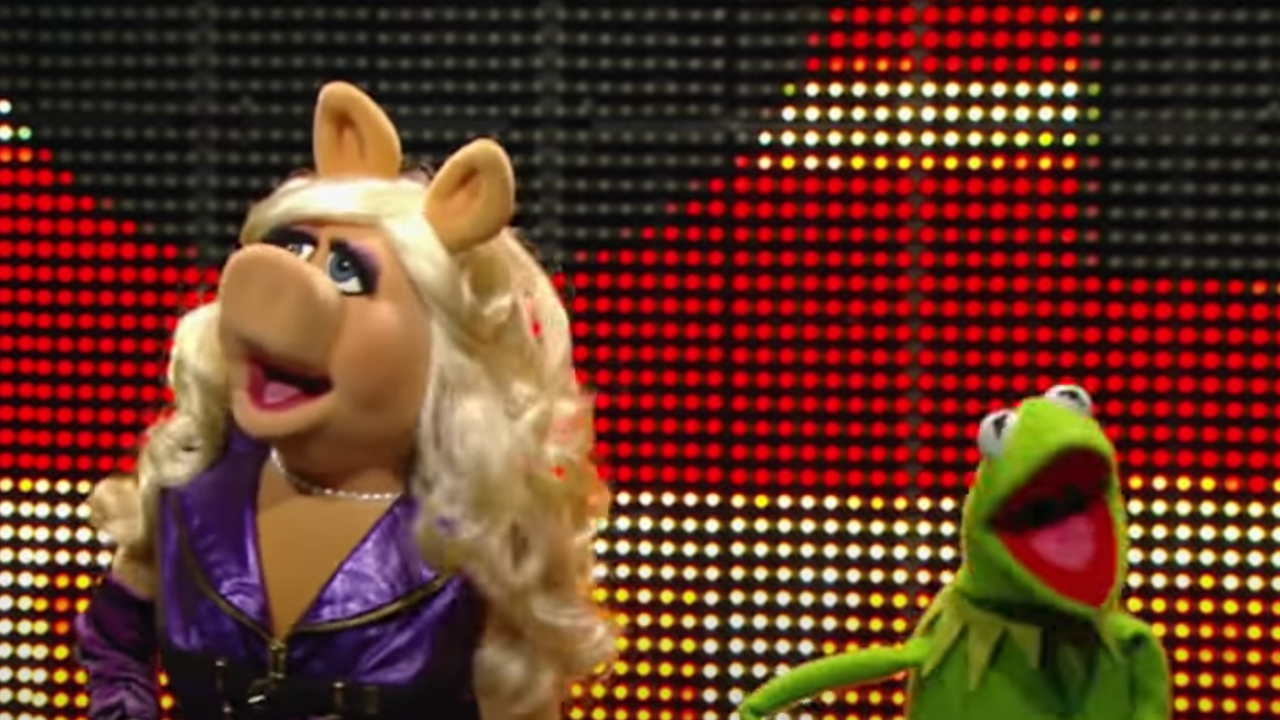 Miss Piggy et Kermit la grenouille à Monday Night Raw