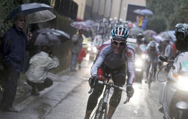 Philippe Gilbert (Omega Pharma-Lotto) approaches Como.
