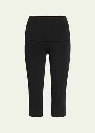 Compact Ribbed Pull-On Capris
