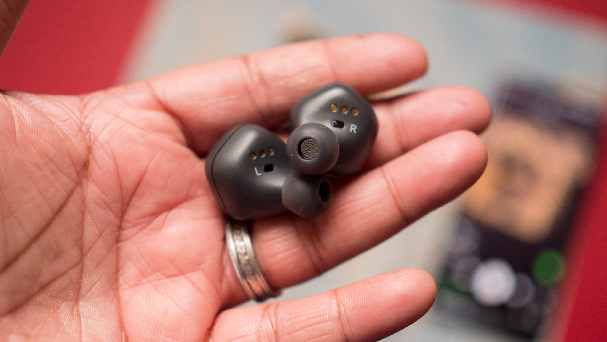 AK UW100 MKII earbuds