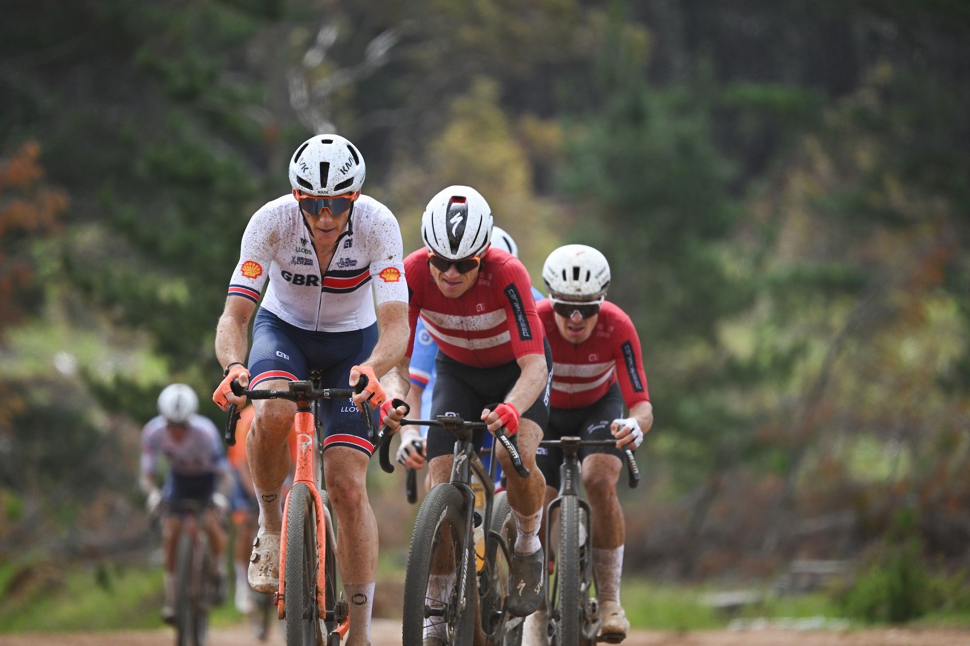 Connor Swift misses out on Gravel World Championships title by centimetres