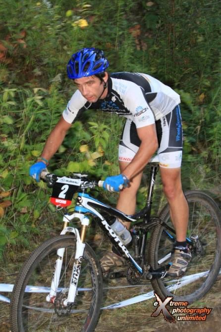 Nathan Guerra (Vision Pro Cycling) chooses his line