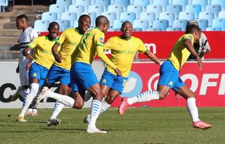 Lyle Lakay of Mamelodi Sundowns celebrates goal with teammates 