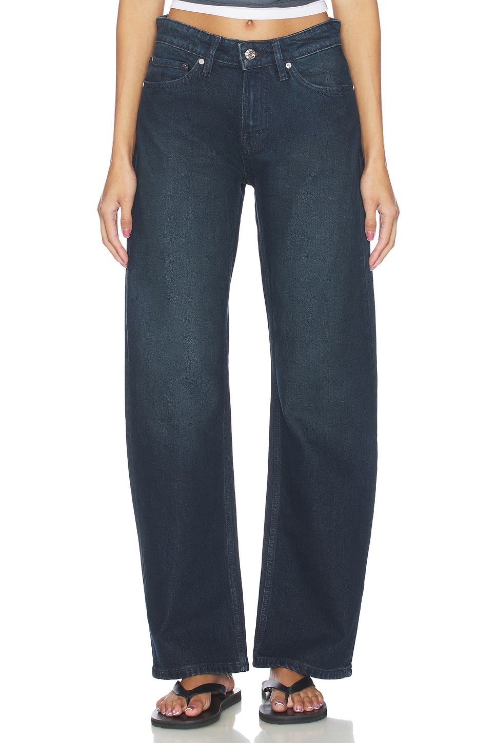 Alida Loose Bowed