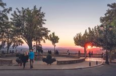 The lookout in the medieval walled town of Laguardia at sunset