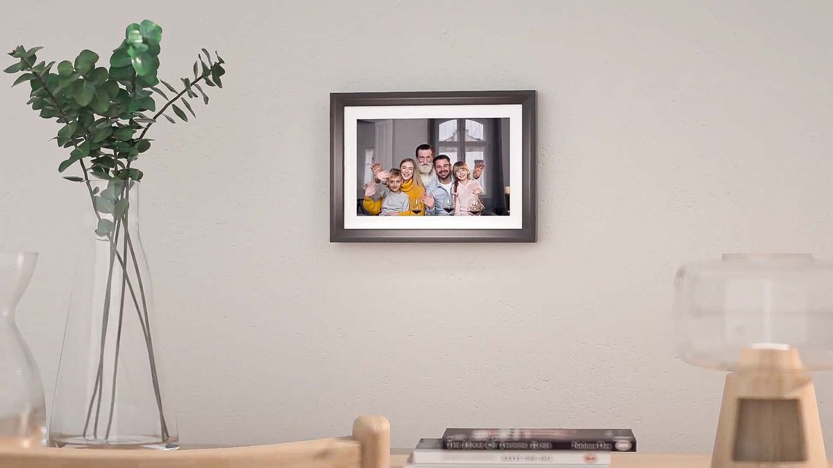 Dragon Touch Classic 10 Digital Picture Frame review