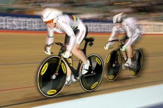 Anna Meares leads Kaarle McCulloch and the Australian team go fastest in the women's team sprint qualification round