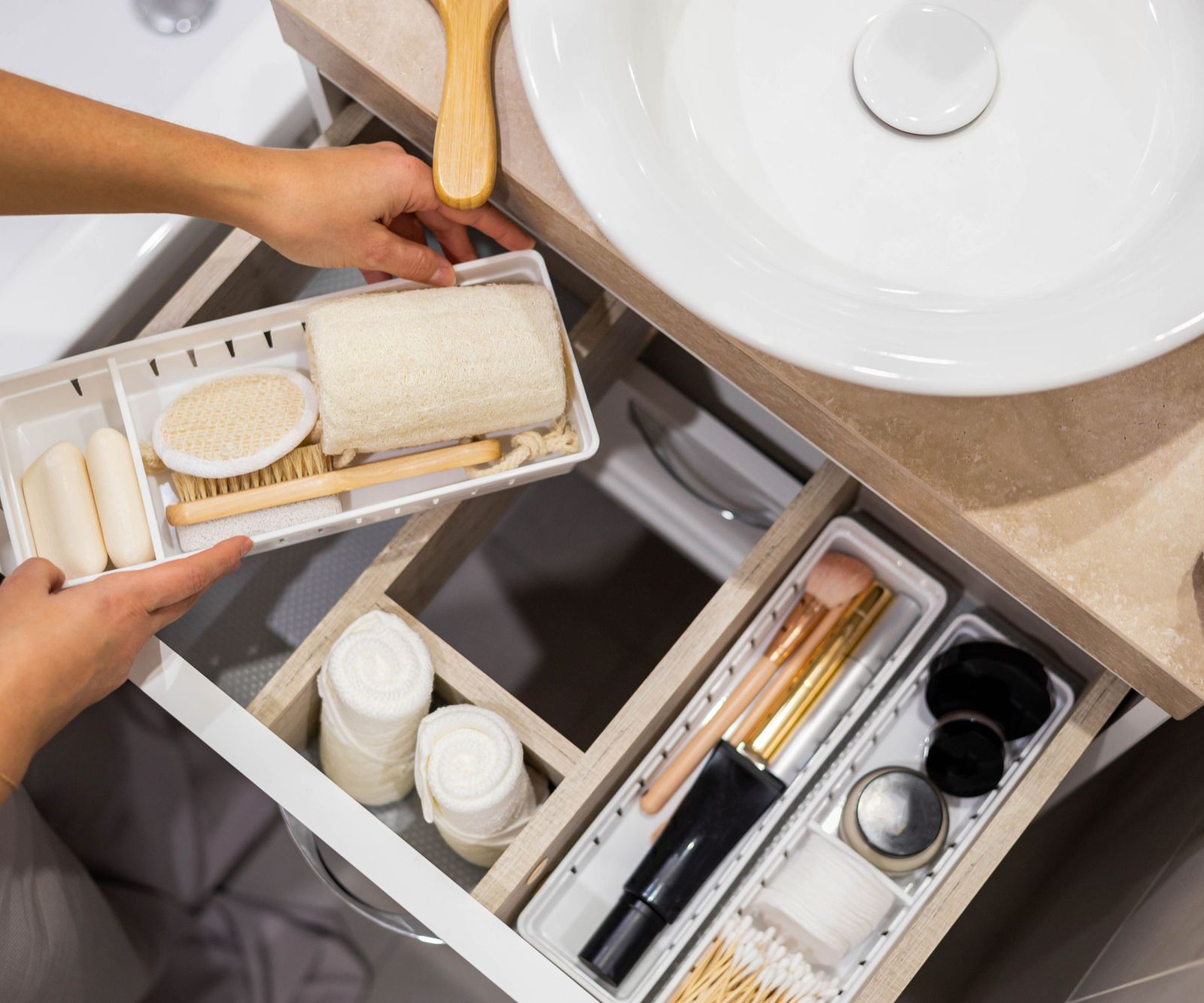 10-10-10 decluttering challenge: perfect for procrastinators