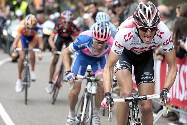 Cunego closed the gap as Schleck faded and began to come past.