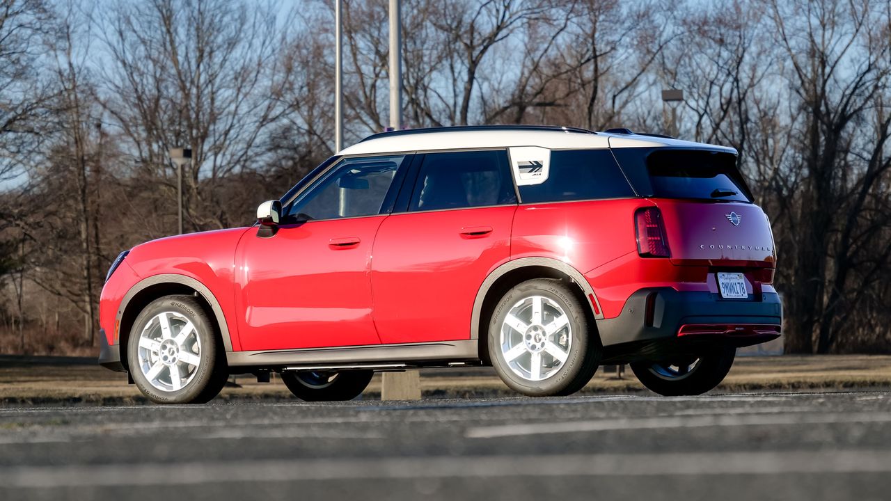 2025 Mini Cooper Countryman SE All4 review.