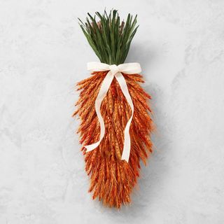 Williams Sonoma Easter Carrot Live Wreath
