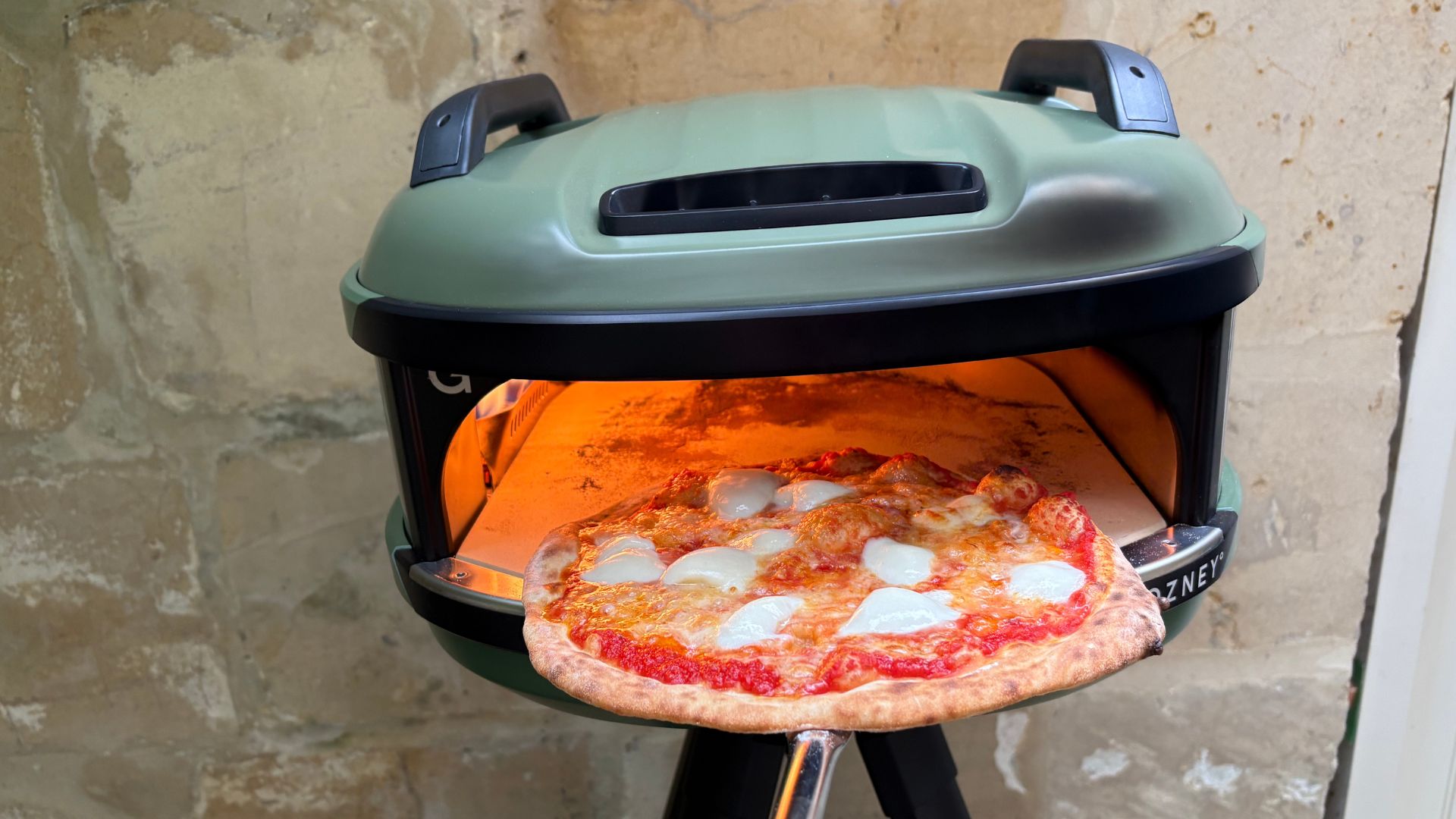 Testing the Gozney Tread Pizza Oven