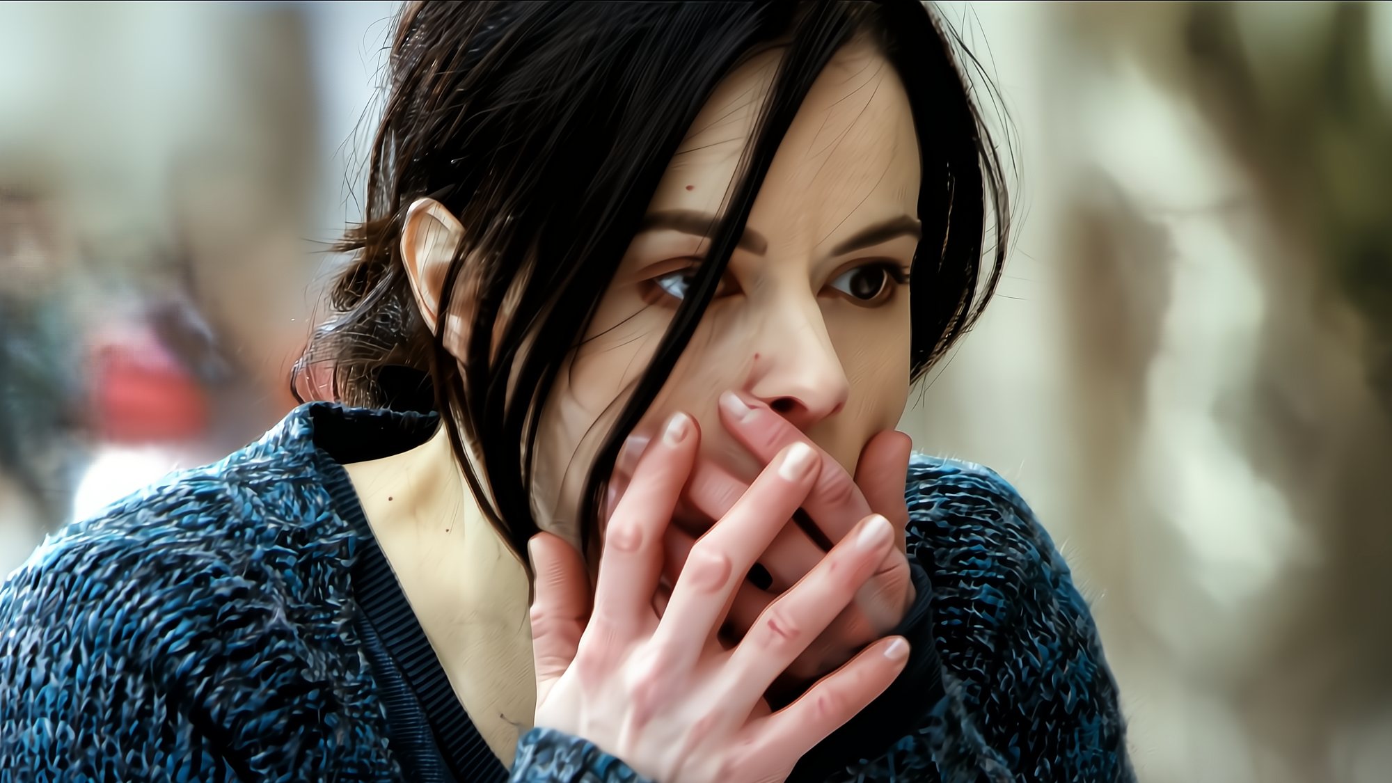 Emily Hampshire in Good Neighbours