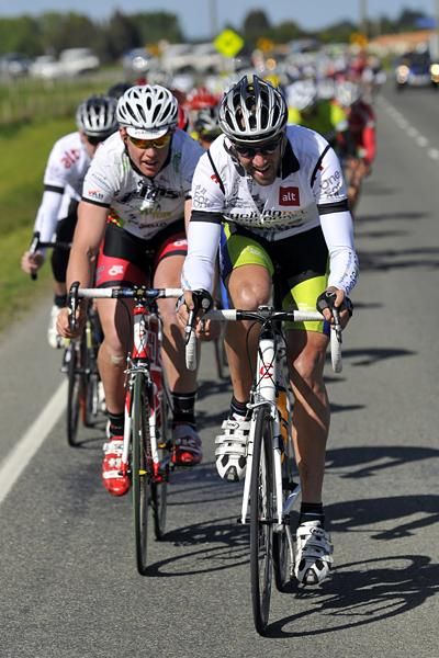 Jeremy Meech of Cyclingnzshop.com-Bio Sport immediately goes to work on the front