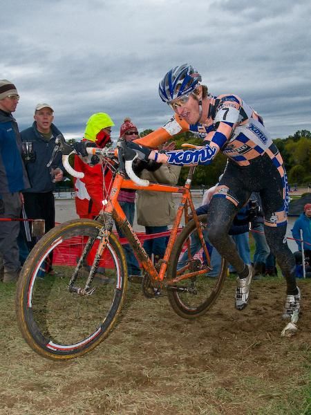 Barry Wicks (Kona) in hot pursuit of teammate Ryan Trebon.