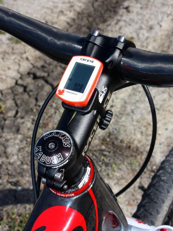 A bit of personalization comes with the team-colored Cateye Strada Wireless computer and custom-etched headset top cap.