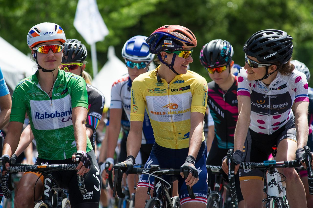 The jersey leaders have a chat on the start line