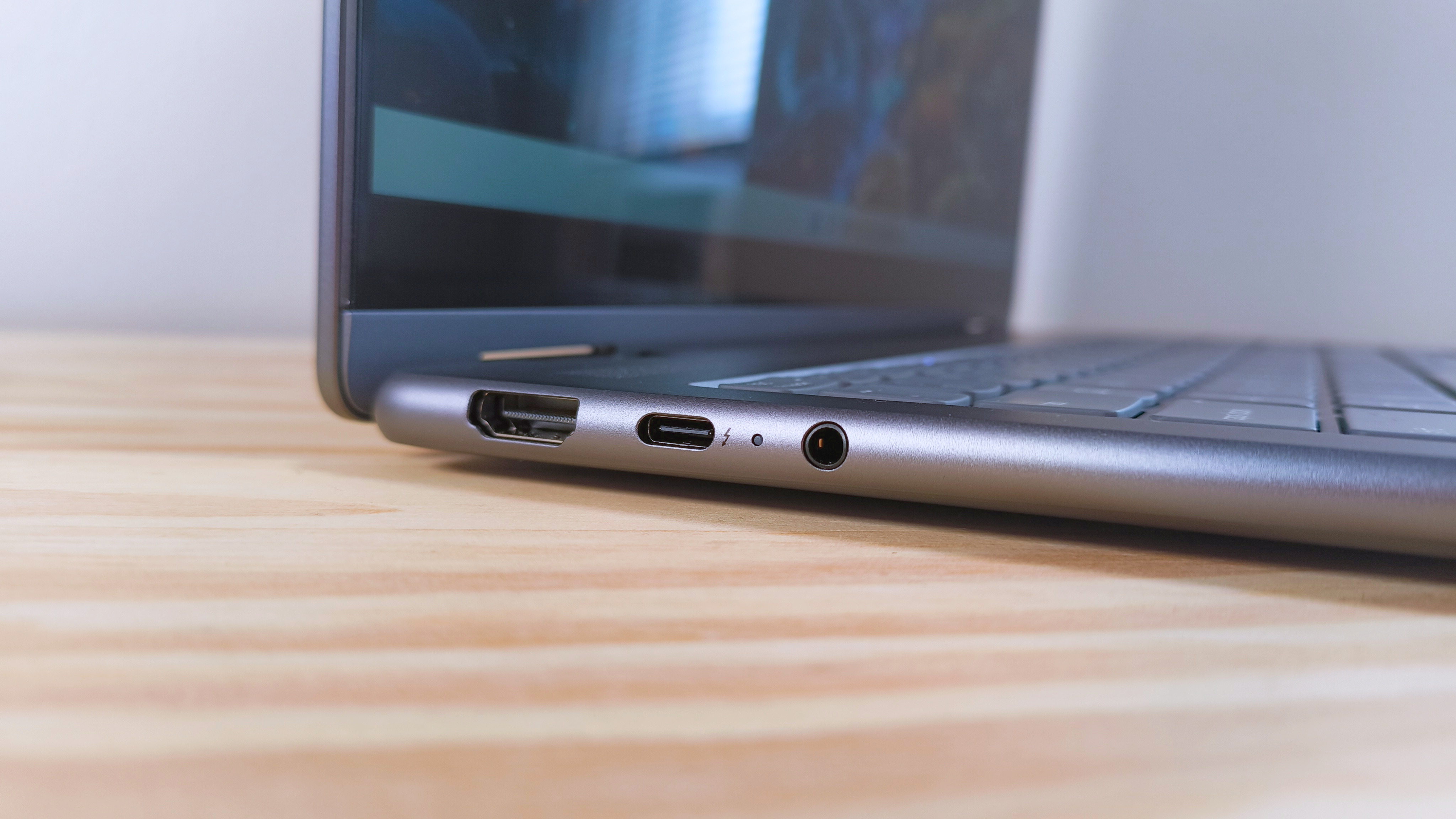 Close up of the ports on the left side of the Lenovo Yoga 7i 2-in-1 16