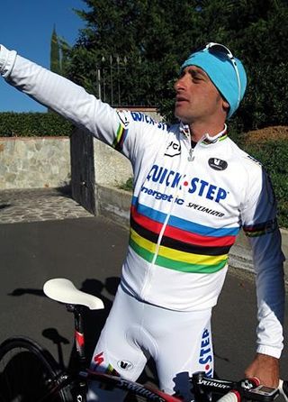 Paolo Bettini shows the way