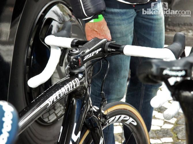Daniele Bennati's (Tinkoff-Saxo) Specialized S-Works Roubaix SL4 is fitted with Zipp's SLSpeed carbon stem and SL-70 Ergo bars - just like Tom Boonen (Omega Pharma-QuickStep)