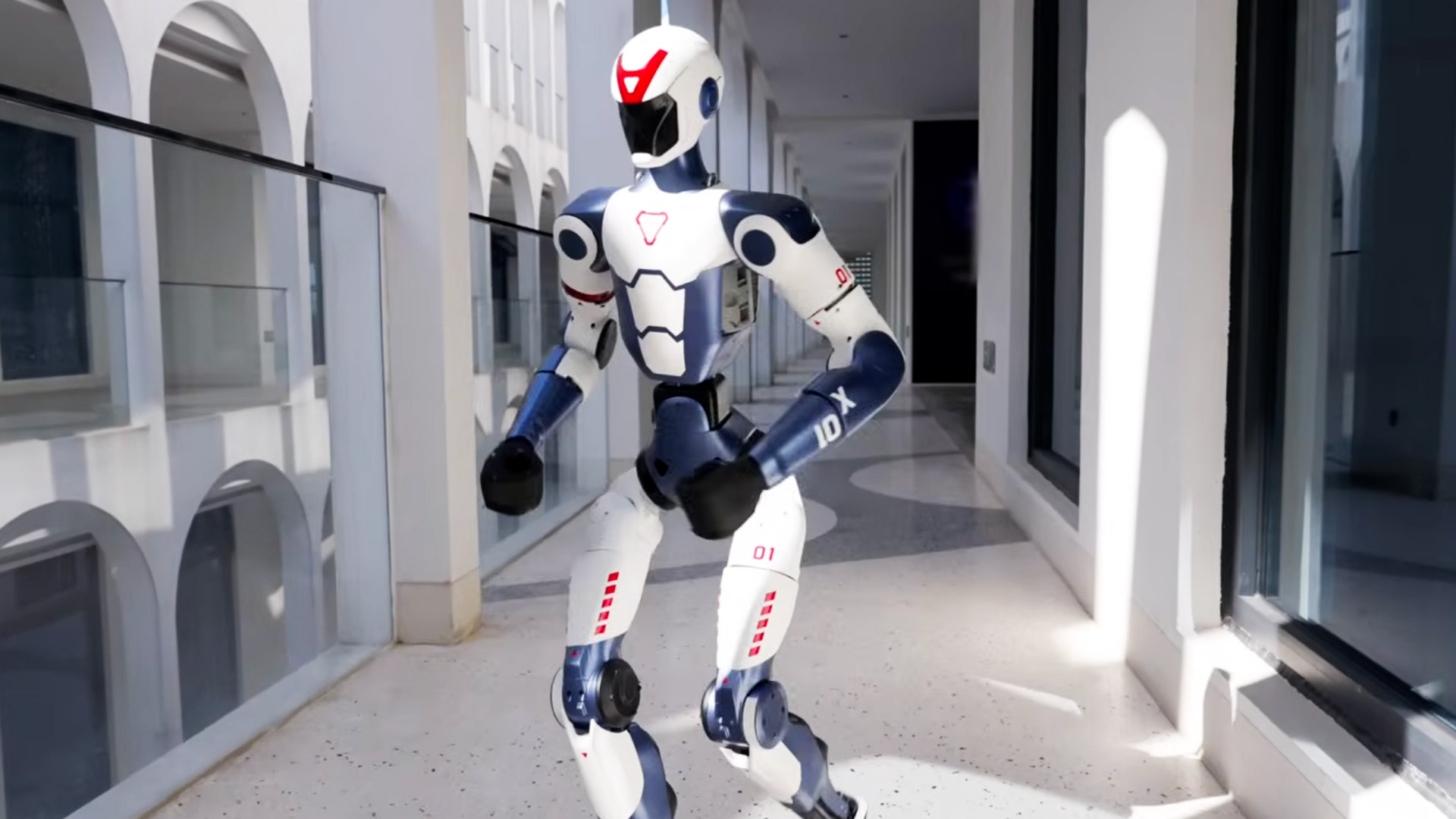 Unitree R1