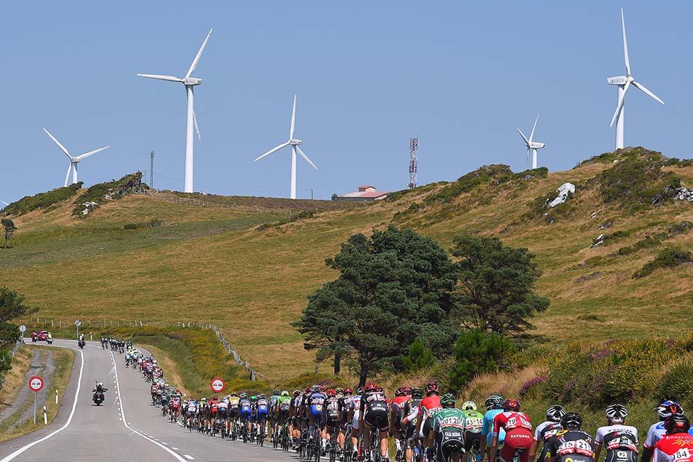 The wind turned the turbines and lined out the peloton