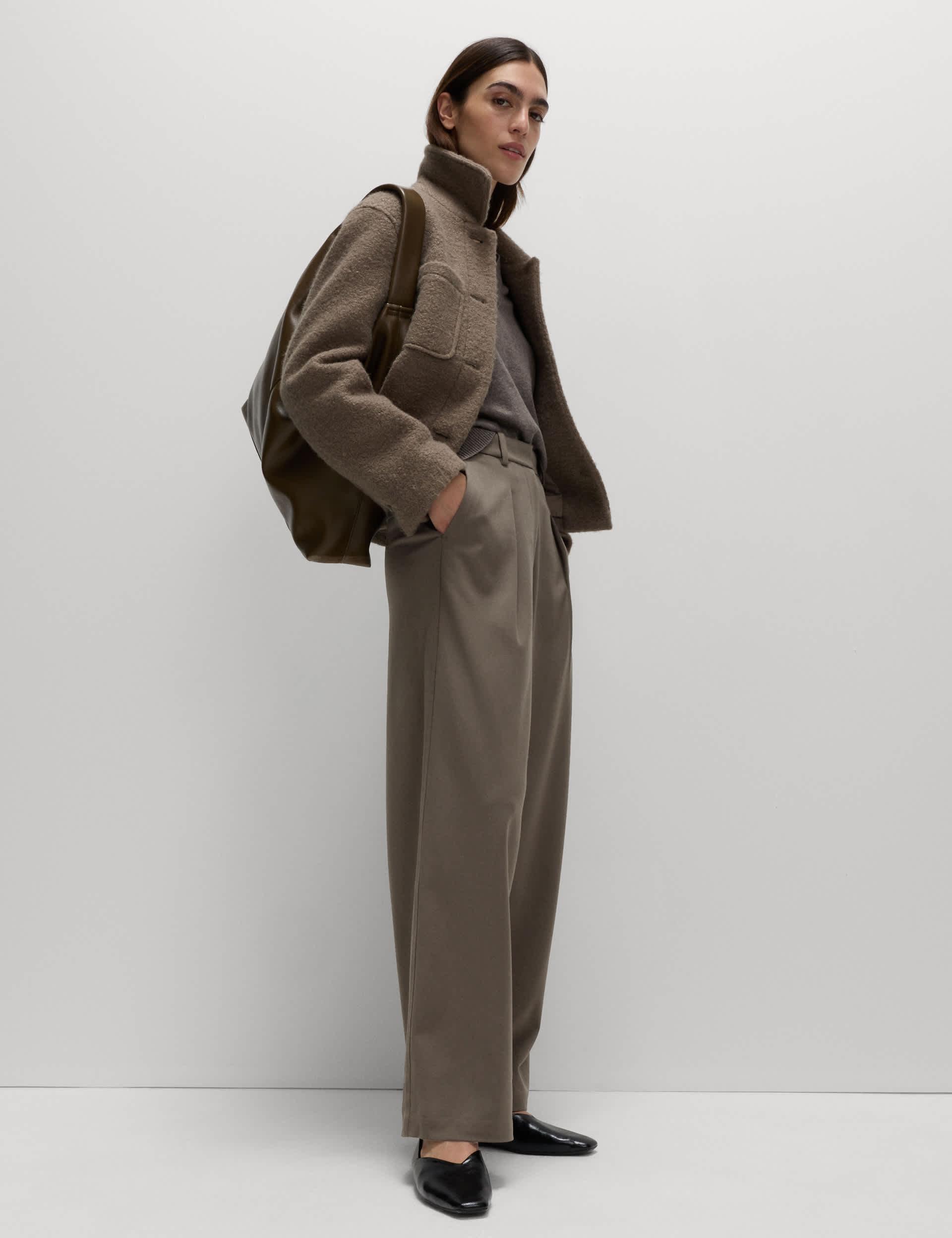 Woven Barrel Leg Trousers With Stretch