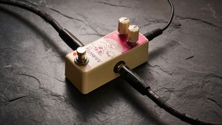EarthQuaker Devices Barrows Fuzz Attacker
