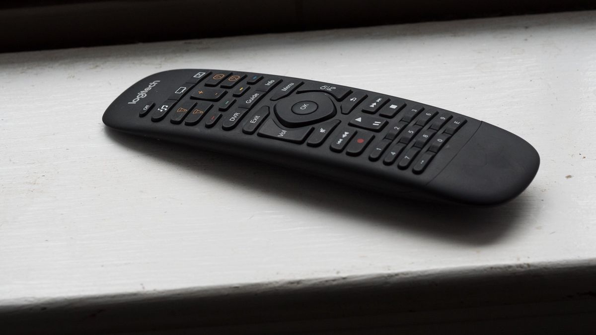 Logitech Harmony Companion vs. Logitech Harmony Smart Control: Which ...