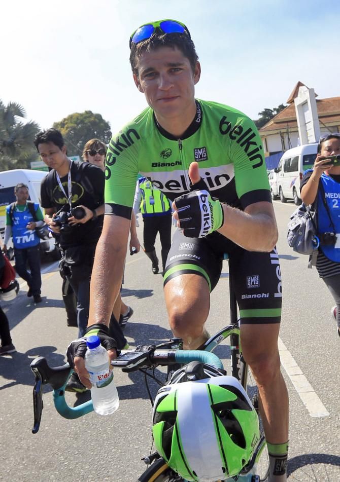Thumbs up from stage 7 winner Theo Bos (Belkin)