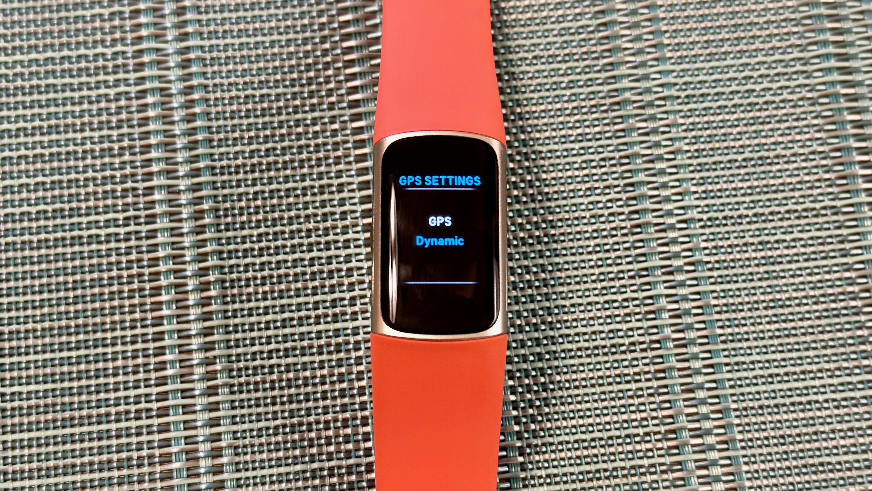 Fitbit charge 3 cheap connected gps is running