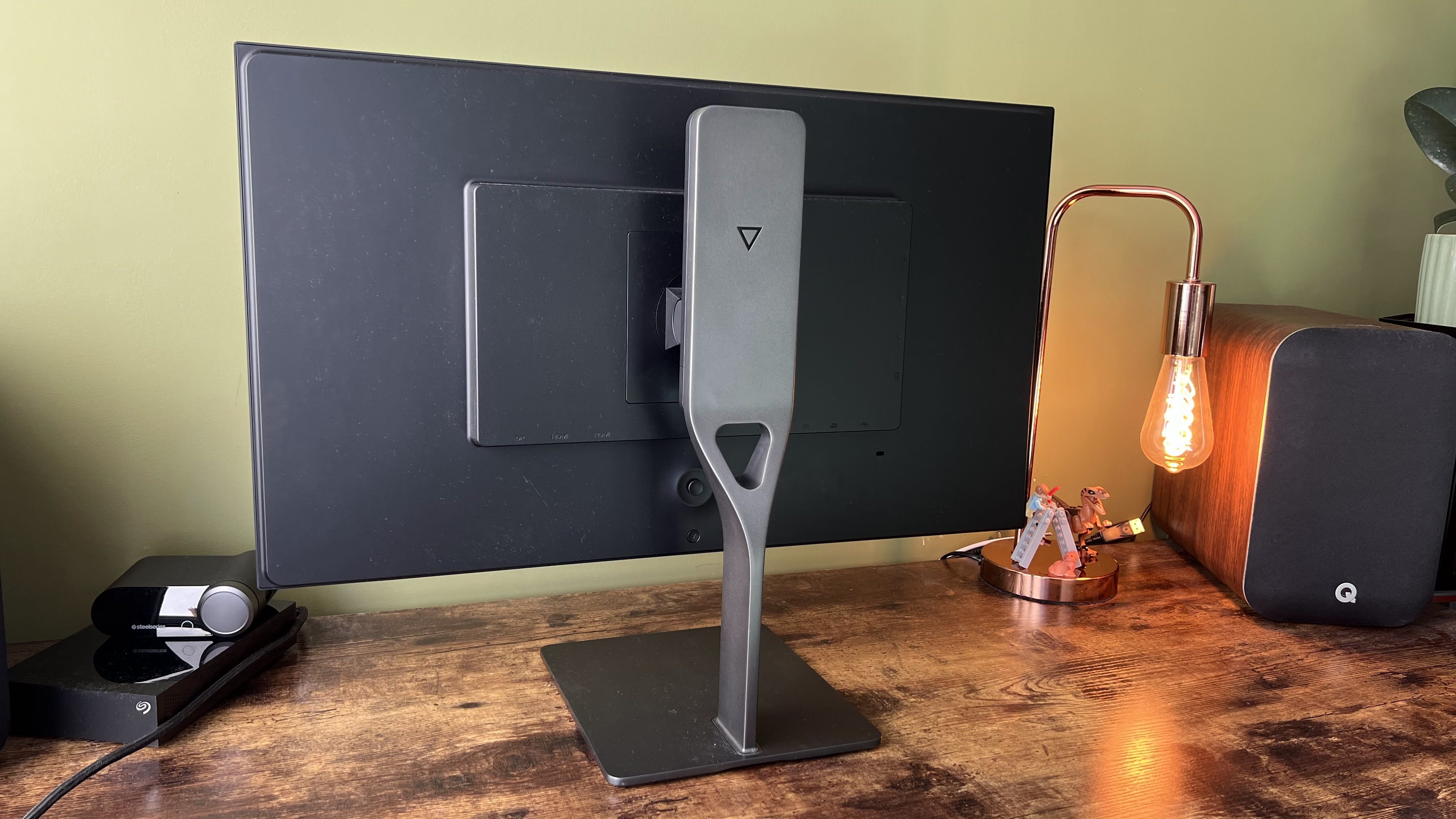 Monitor mengkilap Spektrum Adonan 4K 144Hz