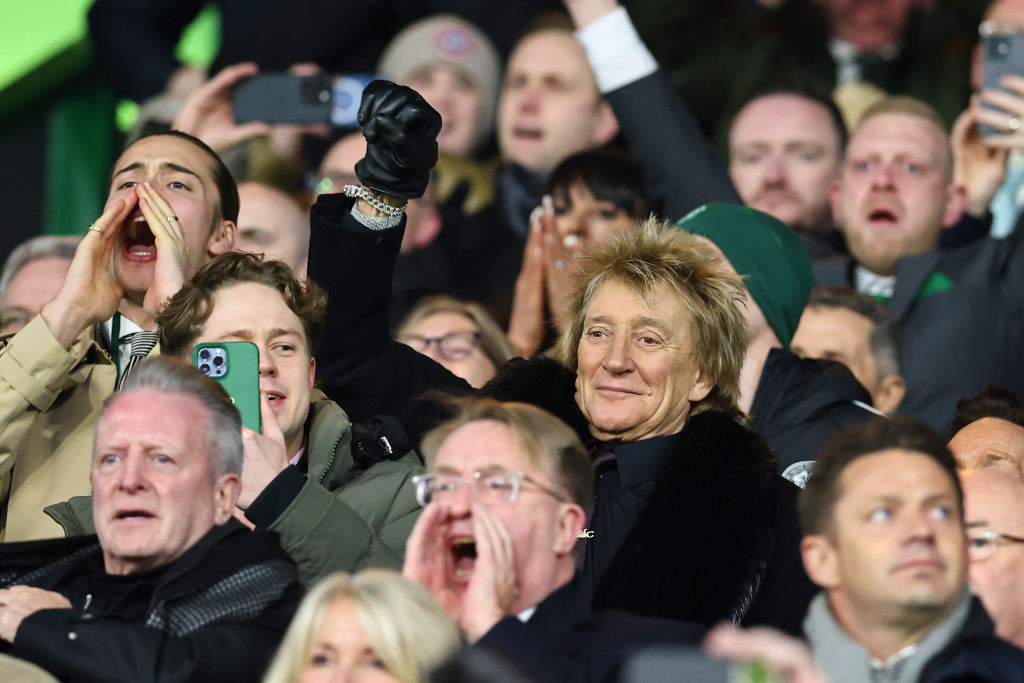 Singer Rod Stewart can be seen during the UEFA Champions League 2024/25 League Knockout Play-off First Leg match between Celtic FC and FC Bayern München at Celtic Park on February 12, 2025 in Glasgow, Scotland