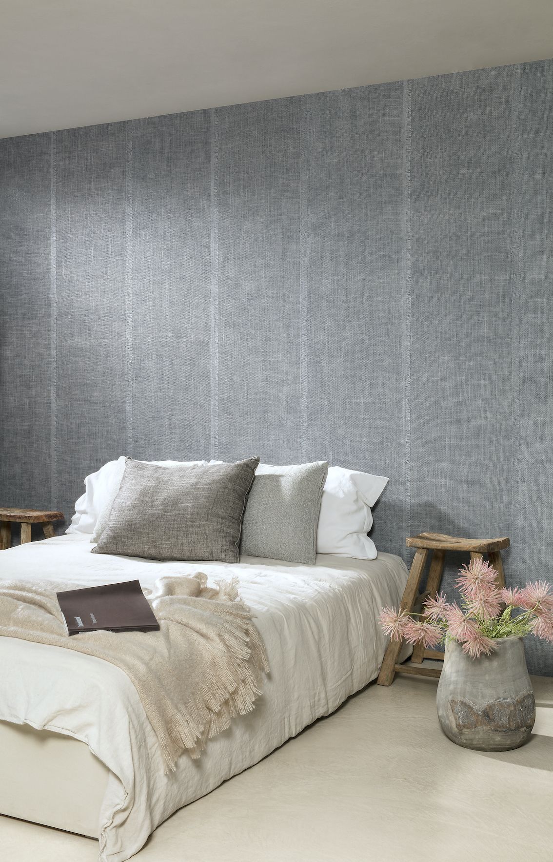 Featured image of post Grey Bedroom Wallpaper Designs