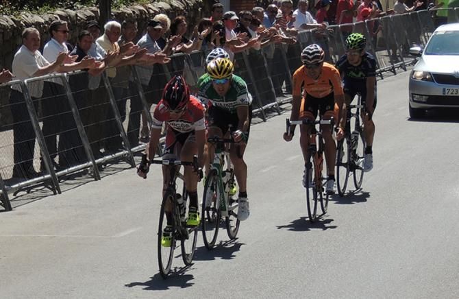 Dar&iacute;o Hern&aacute;ndez leads the breakaway