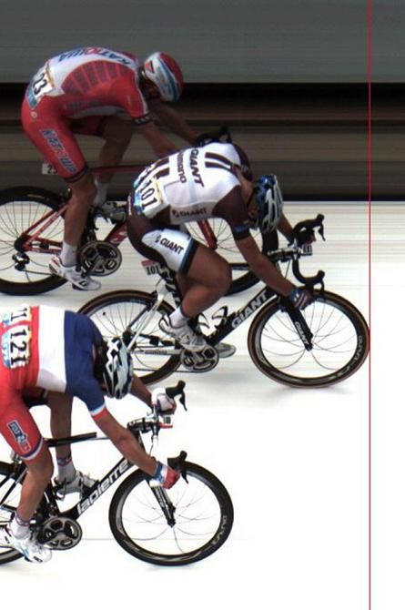 Marcel Kittel (Giant-Shimano) takes the bunch sprint win during stage 4